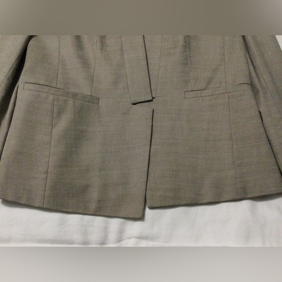 Ann Taylor Wool Cotton Blend Tan Blazer Size 2P - Picture 4 of 8